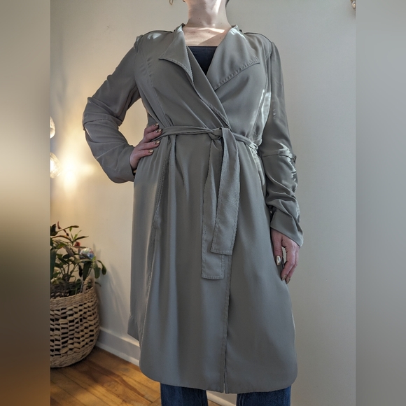 Aritzia Babaton Trench - Picture 2 of 7